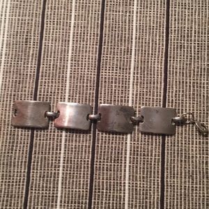 Metal Pointu’s Silver bracelet